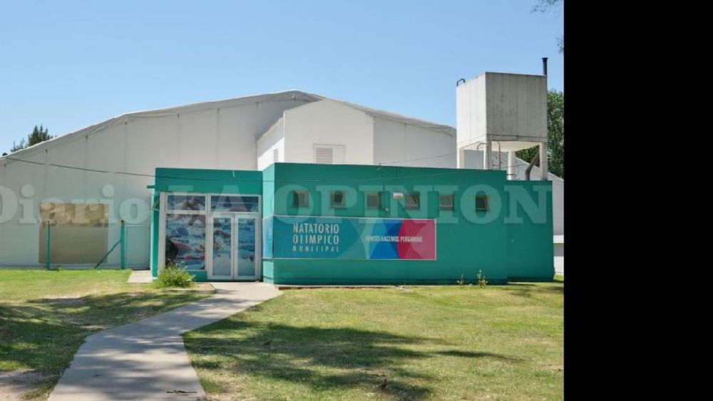 El Natatorio puede ser utilizado sólo por quienes tramitaron el abono previo al inicio de la temporada. (LA OPINION)