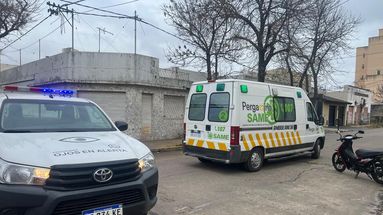 El conductor de la motocicleta fue trasladado al centro de salud donde quedó hospitalizado.