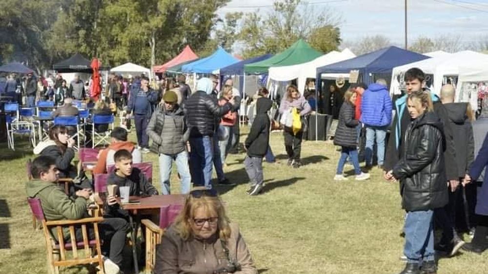 La tradicional celebración popular se realizará este 25 de mayo y promete reunir a vecinos y visitantes en una jornada cargada de gastronomía criolla, música y cultura. La tradicional celebración popular se realizará este 25 de mayo y promete reunir a vecinos y visitantes en una jornada cargada de gastronomía criolla, música y cultura.