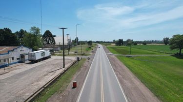 El Ministerio de Infraestructura y Servicios Públicos, a través de la Dirección de Vialidad de la provincia de Buenos Aires, continúa con la ejecución de la obra de repavimentación de la Ruta Provincial (RP) 191, en el tramo que conecta los municipios de San Pedro y Arrecifes. El Ministerio de Infraestructura y Servicios Públicos, a través de la Dirección de Vialidad de la provincia de Buenos Aires, continúa con la ejecución de la obra de repavimentación de la Ruta Provincial (RP) 191, en el tramo que conecta los municipios de San Pedro y Arrecifes.