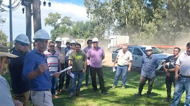 La Dirección Provincial de Energía coordinó una visita técnica al predio donde se emplazará la futura Estación Transformadora San Pedro Industrial, una instancia clave dentro del proceso licitatorio para esta obra de infraestructura energética estratégica. La Dirección Provincial de Energía coordinó una visita técnica al predio donde se emplazará la futura Estación Transformadora San Pedro Industrial, una instancia clave dentro del proceso licitatorio para esta obra de infraestructura energética estratégica.