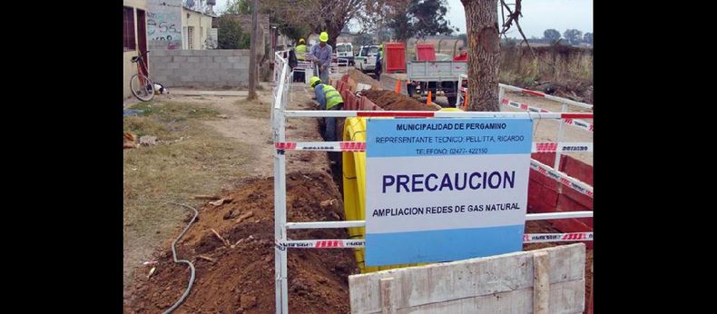La extensión de las redes de agua potable, cloacas y gas es un programa prioritario para la gestión del intendente Javier Martínez. (LA OPINION)