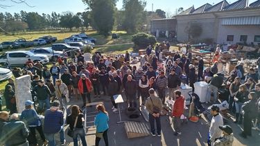 Numerosas personas dijeron presente en el remate del Taller Protegido de Pergamino Numerosas personas dijeron presente en el remate del Taller Protegido de Pergamino