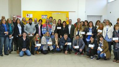 El intendente Javier Martínez junto a representantes de la casa de estudios y demás autoridades. (LA OPINION)