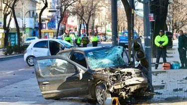 El automóvil circulaba a más de cien kilómetros por hora entre otros elementos de prueba que agravan la calificación penal contra el conductor del Renault Clio que impactó contra el Nissan March en el que iba Ana Fiorino.