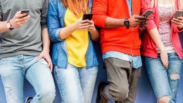 La mitad de los jóvenes está excluida del sistema educativo y una cuarta parte de ellos no solo no estudia sino que tampoco trabaja.