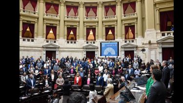 La Cámara de Diputados de la Nación, presidida por Cecilia Moreau, sesiona hoy a partir de las 12:00. La Cámara de Diputados de la Nación, presidida por Cecilia Moreau, sesiona hoy a partir de las 12:00.