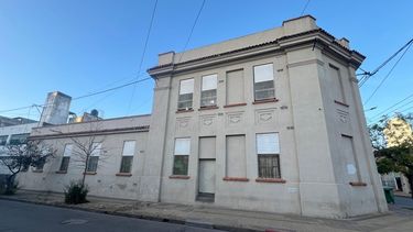 Escuela Secundaria 4 de Mitre y Merced. Escuela Secundaria 4 de Mitre y Merced.