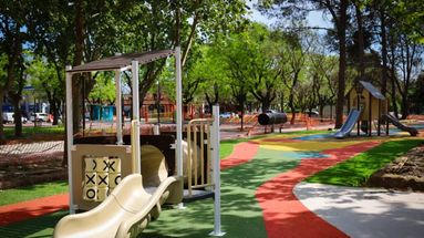 Plazas Dávila y 9 de Julio: el intendente de Pergamino recorrió las obras que se llevan adelante