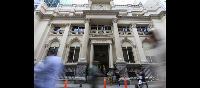 El Banco Central enviará una comunicación a las entidades financieras vinculada con la prevención y posibles sanciones ante el accionar de los denominados coleros digitales. (NA)