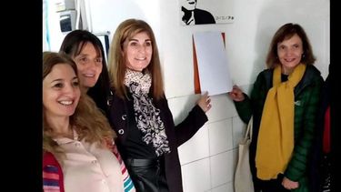 Se descubrieron placas poéticas en instituciones de la ciudad en homenaje a Edna Pozzi. Se descubrieron placas poéticas en instituciones de la ciudad en homenaje a Edna Pozzi.
