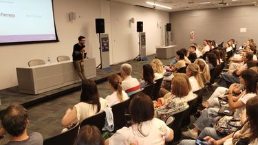 Ante un auditorio colmado, la charla de Lucas Raspall dejó un eco profundo y numerosos conceptos. Ante un auditorio colmado, la charla de Lucas Raspall dejó un eco profundo y numerosos conceptos.