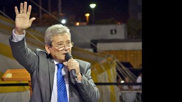 La ceremonia será presidida por el reconocido evangelista Carlos Annacondia. (INTERNET)