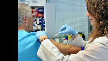 El lavado frecuente de manos y la vacunación: dos herramientas potentes contra las patologías respiratorias. (LA OPINION)