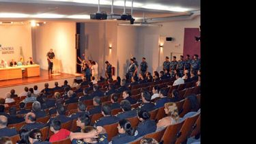 El acto tuvo lugar ayer por la tarde en el salón auditorio de la Unnoba.  (LA OPINION)