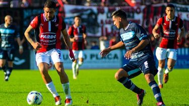 Douglas necesita sumar los tres puntos en Chivilcoy luego de la inesperada derrota ante el Lobo entrerriano. Douglas necesita sumar los tres puntos en Chivilcoy luego de la inesperada derrota ante el Lobo entrerriano.