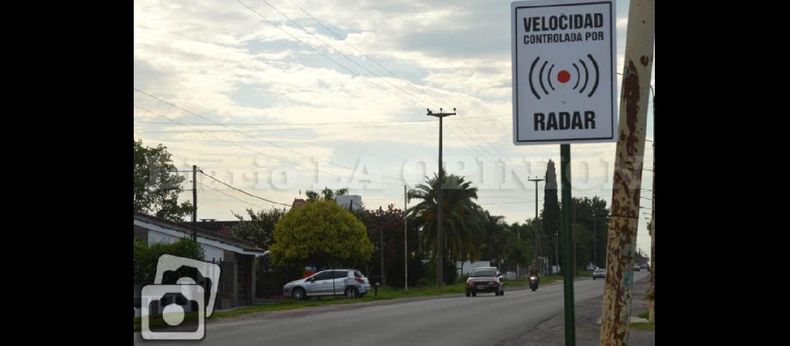 Mientras hay polémicas en otras ciudades, en Pergamino no se registraron reclamos en los radares fijos que están habilitados. (LA OPINION)
