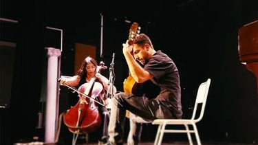 La chelista Maribel Asset y el guitarrista Félix Robledo, este sábado en el Conservatorio de Música Pergamino. La chelista Maribel Asset y el guitarrista Félix Robledo, este sábado en el Conservatorio de Música Pergamino.