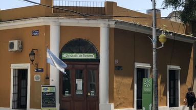 El encuentro tendrá lugar en la Casona de Turismo, ubicada en Liniers 15, y estará orientado a compartir temas de interés, intercambiar propuestas y analizar acciones que contribuyan al desarrollo y fortalecimiento del sector turístico local. El encuentro tendrá lugar en la Casona de Turismo, ubicada en Liniers 15, y estará orientado a compartir temas de interés, intercambiar propuestas y analizar acciones que contribuyan al desarrollo y fortalecimiento del sector turístico local.