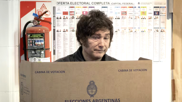 Javier Milei votó en Almagro Javier Milei votó en Almagro