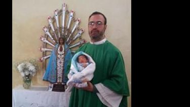 El padre Forcat es párroco de Nuestra Señora del Carmen, de General Rojo. (DIARIO EL NORTE DE SAN NICOLAS)