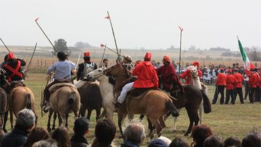 Recreacionistas de distintos puntos del país darán vida a escenas de época en una jornada en Mariano Benítez que combinará historia, cultura y entretenimiento al aire libre. Recreacionistas de distintos puntos del país darán vida a escenas de época en una jornada en Mariano Benítez que combinará historia, cultura y entretenimiento al aire libre.