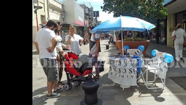 La presencia en la Peatonal se ha impuesto como modalidad. (LA OPINION)