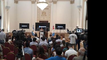 La mega muestra del agro puso primera oficialmente y recibió un apoyo contundente de parte de los máximos referentes del Estado santafesino. (LA OPINION)