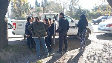 A la esquina de ruta 188 y avenida Drago se desplegaron las patrullas Urbanas y los móviles policiales del Comando. A la esquina de ruta 188 y avenida Drago se desplegaron las patrullas Urbanas y los móviles policiales del Comando.