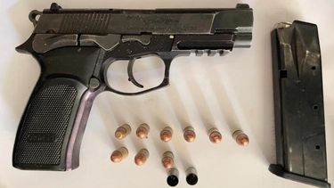 allanamiento en barrio newbery: detuvieron a una pareja con dosis de droga, armas y por hurto en pergamino allanamiento en barrio newbery: detuvieron a una pareja con dosis de droga, armas y por hurto en pergamino