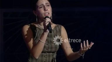 Con una interpretación íntima y cargada de emoción de Love of My Life, la pergaminense Carmen Petri logró una nueva ovación en Es mi sueño y avanzó a la siguiente instancia del certamen televisivo.