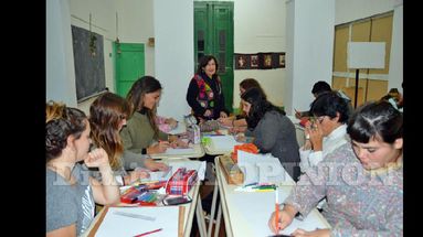 La Escuela de Artes Visuales Emilio Pettoruti ofrece tres profesorados y una tecnicatura. (LA OPINION)