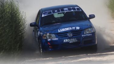 Este sábado comenzó oficialmente el VI Rally de San Pedro “Copa Fernando ‘Pichi’ Iglesias”, competencia válida por el Rally Federal y el Campeonato Regional de Rally, que durante el fin de semana moviliza equipos, pilotos y público en distintos sectores del partido. Este sábado comenzó oficialmente el VI Rally de San Pedro “Copa Fernando ‘Pichi’ Iglesias”, competencia válida por el Rally Federal y el Campeonato Regional de Rally, que durante el fin de semana moviliza equipos, pilotos y público en distintos sectores del partido.