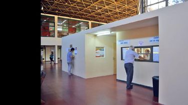 Las nuevas oficinas administrativas están emplazadas en el hall hospitalario. (LA OPINION)