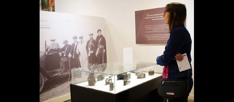En el marco de la Noche de los Museos y de los 180 años de la invención de la fotografía se inauguró Zoom, muestra fotográfica. (MUNICIPIO DE PERGAMINO)