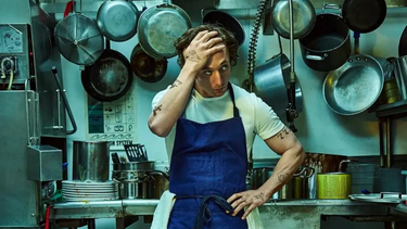 Carmy y su equipo en la exitosa serie sobre el mundo de la gastronomía vuelven en The Bear. Carmy y su equipo en la exitosa serie sobre el mundo de la gastronomía vuelven en The Bear.