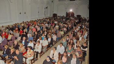 Como cada 20 se espera que cientos de feligreses participen de las misas. (ARCHIVO LA OPINION)