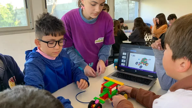 Durante febrero, San Nicolás recibirá una nueva edición de la Colonia de Robótica, destinada a niños y niñas de 8 a 13 años. La iniciativa se realizará en el CEMPRE, ubicado en Rivadavia 47, y contará con distintas opciones de días y horarios para facilitar la participación de las familias. Durante febrero, San Nicolás recibirá una nueva edición de la Colonia de Robótica, destinada a niños y niñas de 8 a 13 años. La iniciativa se realizará en el CEMPRE, ubicado en Rivadavia 47, y contará con distintas opciones de días y horarios para facilitar la participación de las familias.