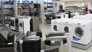 Las casas de electrodomésticos que operan en San Nicolás atraviesan una difícil situación no solo por la caída de ventas, sino también por el crecimiento de la morosidad en el pago de cuotas por compras con financiamiento propio. Las casas de electrodomésticos que operan en San Nicolás atraviesan una difícil situación no solo por la caída de ventas, sino también por el crecimiento de la morosidad en el pago de cuotas por compras con financiamiento propio.