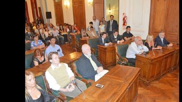 Los ediles se reunieron para la apertura, y hoy empieza el período ordinario. (LA OPINION)