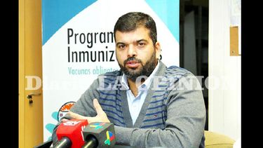 Matías Villeta oficializó la información del primer fallecimiento. (LA OPINION)