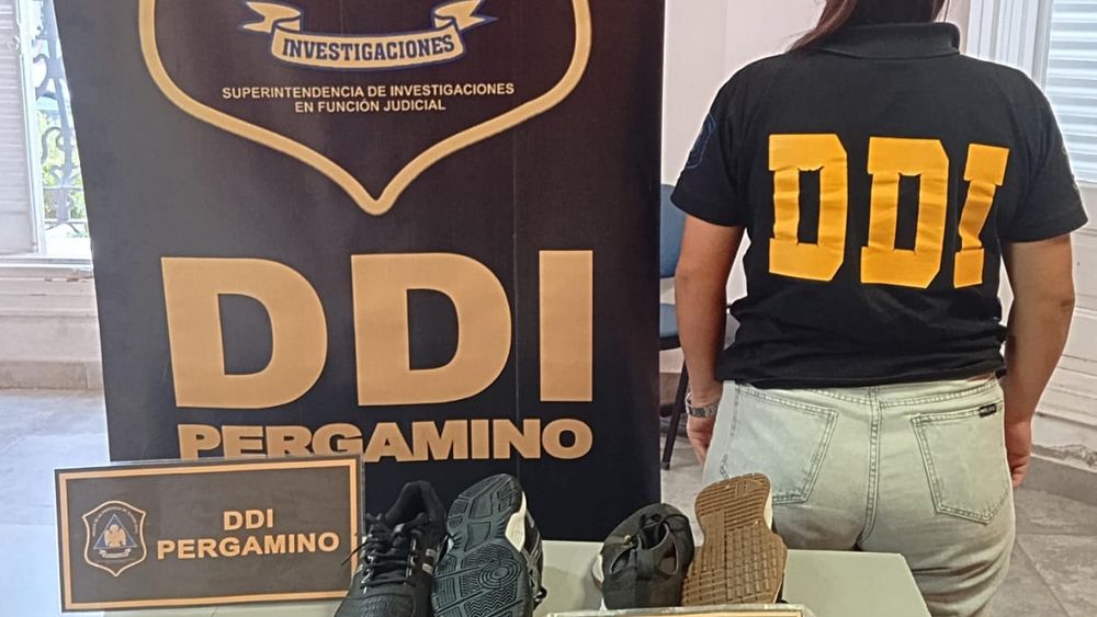 En Pergamino detuvieron a un sujeto acusado de sustraer pertenencias de un vecino de Casbas, al sur de la provincia de Buenos Aires. En Pergamino detuvieron a un sujeto acusado de sustraer pertenencias de un vecino de Casbas, al sur de la provincia de Buenos Aires.