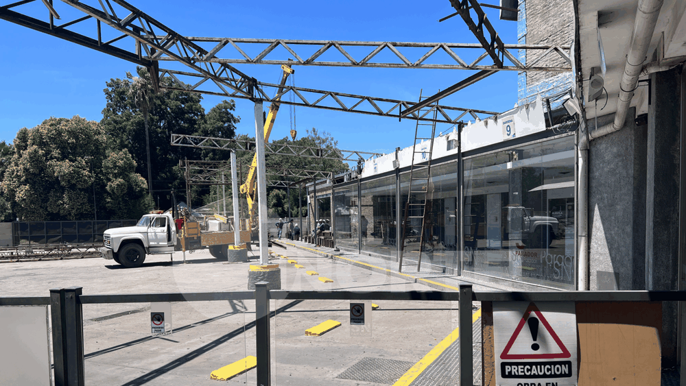 Una nueva cadena de restaurantes de comida rápida estará en San Nicolás. Sin más misterio, se trata de McDonald’s, la reconocida marca que es una de las preferidas en todo el mundo. Una nueva cadena de restaurantes de comida rápida estará en San Nicolás. Sin más misterio, se trata de McDonald’s, la reconocida marca que es una de las preferidas en todo el mundo.