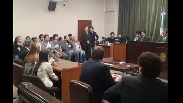 El jurado estará compuesto por 12 ciudadanos titulares y seis suplentes. (INTERNET)