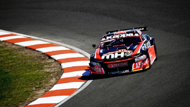 Pole aplastante de Agustín Canapino para el Turismo Carretera en el Autódromo de San Nicolás. Pole aplastante de Agustín Canapino para el Turismo Carretera en el Autódromo de San Nicolás.