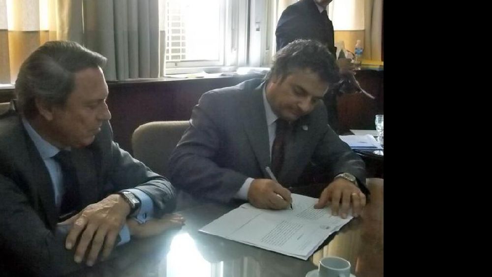 El acta fue firmada en junio pasado entre Pimpinatti y Casal. (COLEGIO DE ABOGADOS DE PERGAMINO)