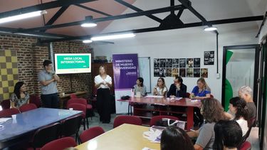 Integrantes del Ministerio de las Mujeres bonaerense dictaron un taller para diagramar la labor anual de la Mesa Local. Integrantes del Ministerio de las Mujeres bonaerense dictaron un taller para diagramar la labor anual de la Mesa Local.