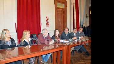 Concejales y representantes de la Celp y de la Asociación Médica formalizaron el anuncio. (LA OPINION)