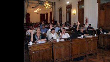 Con la elección de este domingo serán electos 10 concejales para renovar el cuerpo deliberativo el 10 de diciembre. (LA OPINION) Con la elección de este domingo serán electos 10 concejales para renovar el cuerpo deliberativo el 10 de diciembre. (LA OPINION)