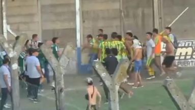 Gimnasia de Chivilcoy, que le ganaba 2 a 0 a Defensores de Salto, denunció ataques antes, durante y al final del encuentro con complicidad policial